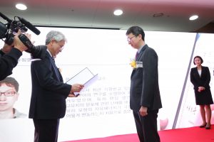 Prof. Ji Oon Lee Wins the Young Scientist Award 2018 from the Korean Academy of Science and Technology