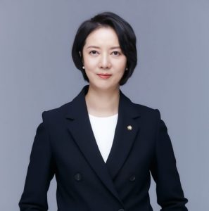 이영 동문 (석사 93학번, 박사 2022년 졸업), 중소벤처기업부 장관 취임